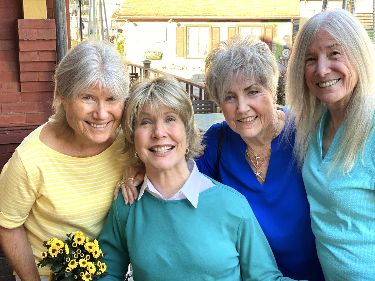 Joni and her sisters