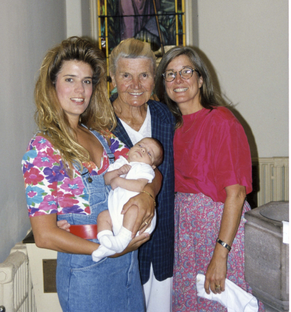 Joni's mother, Lindy, with family
