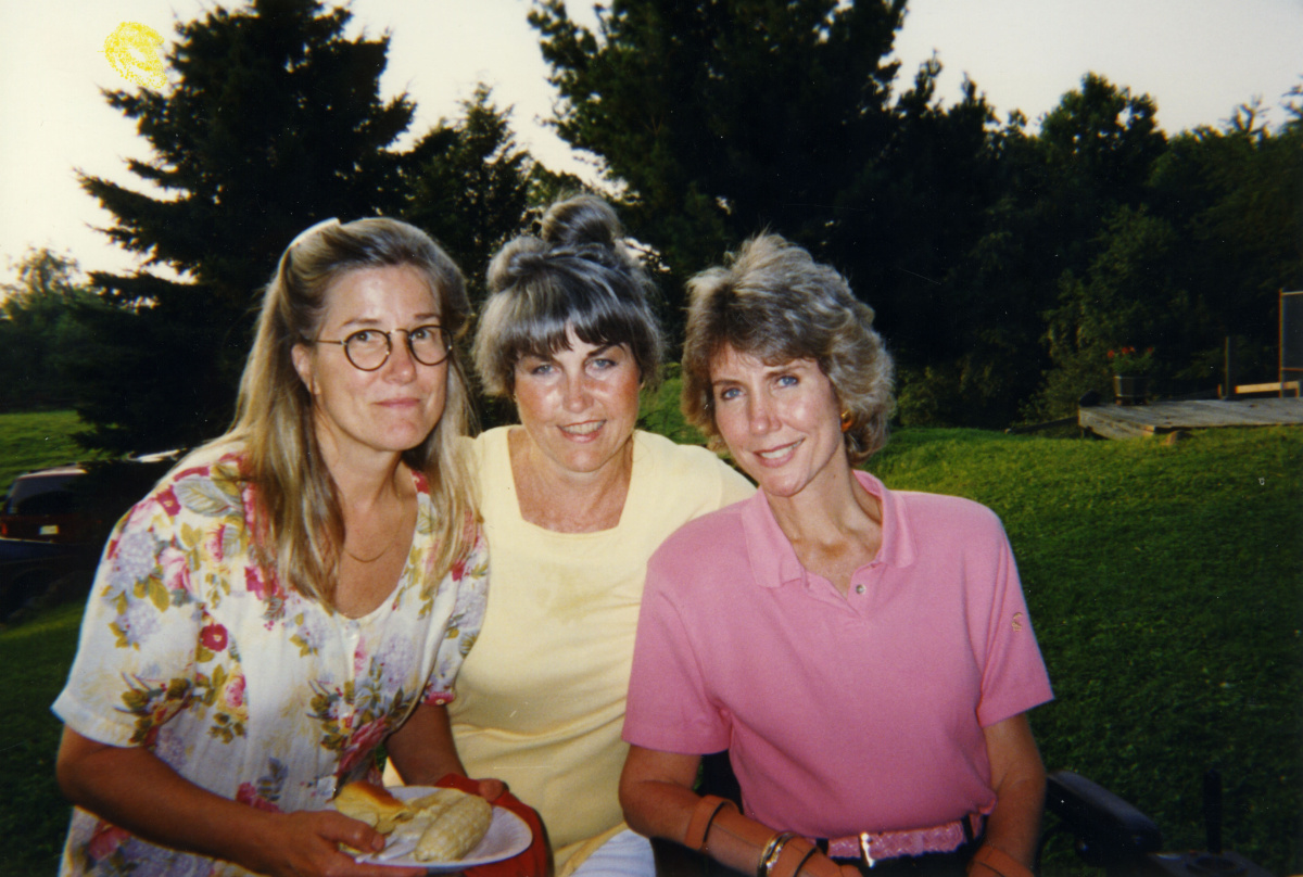 Joni and her sisters