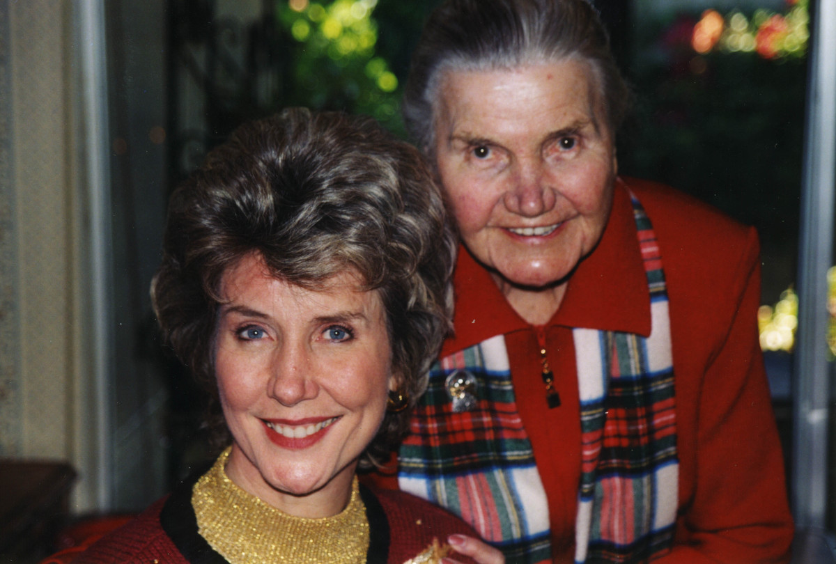 Joni and her mother Lindy