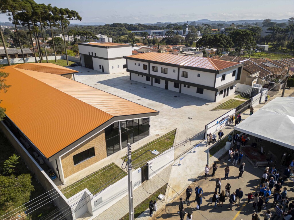 Side view of the three buildings of Joni's House Brazil.