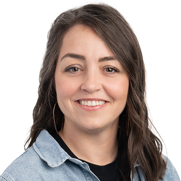 A headshot of Kerri Jeter smiling for the camera.