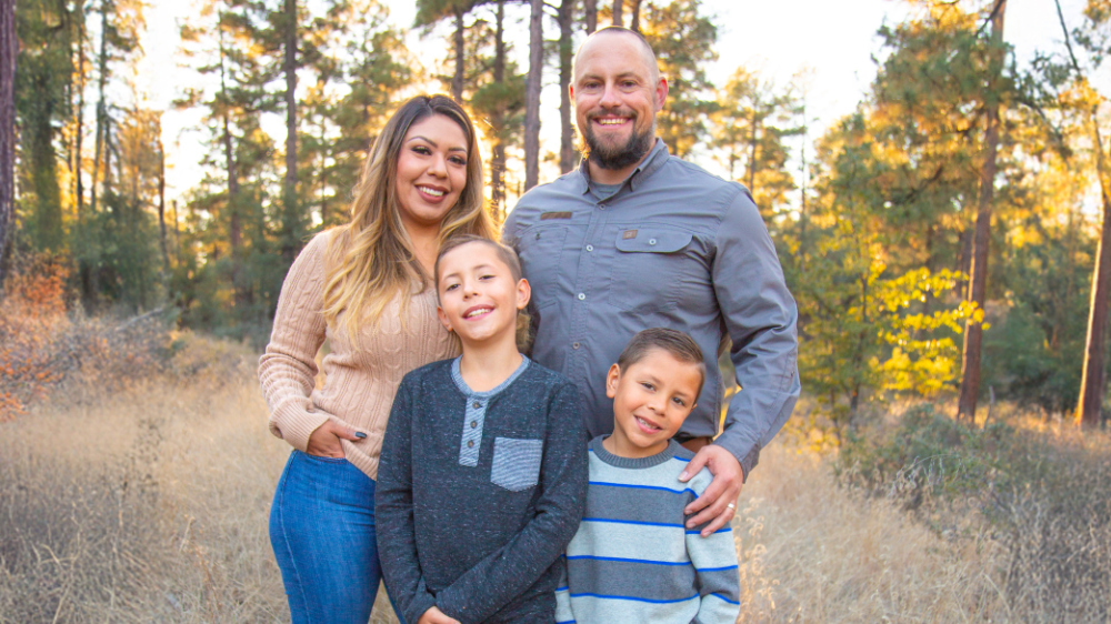 A family poses for a photo at a Joni and Friends Warrior Getaway