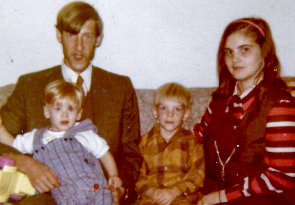 A young Shawn Thornton with his mom, dad, and brother.